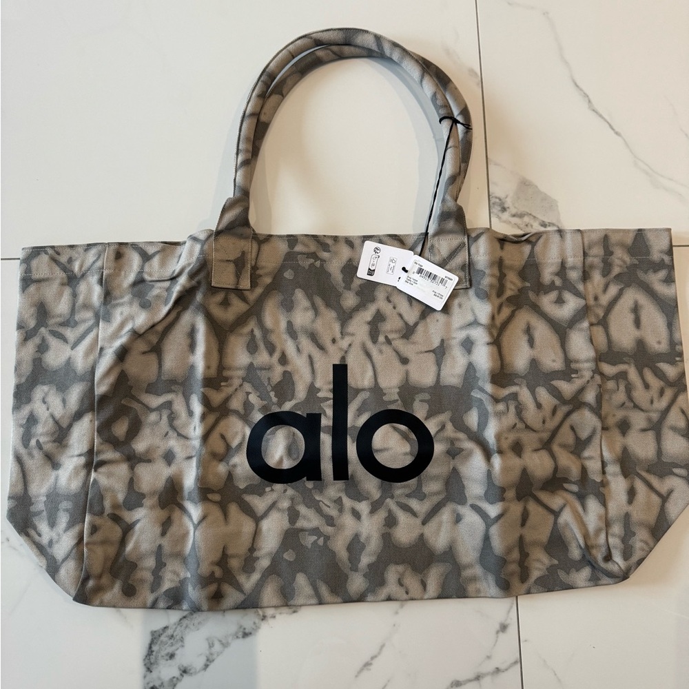 Alo Tote- Brand New with Tags